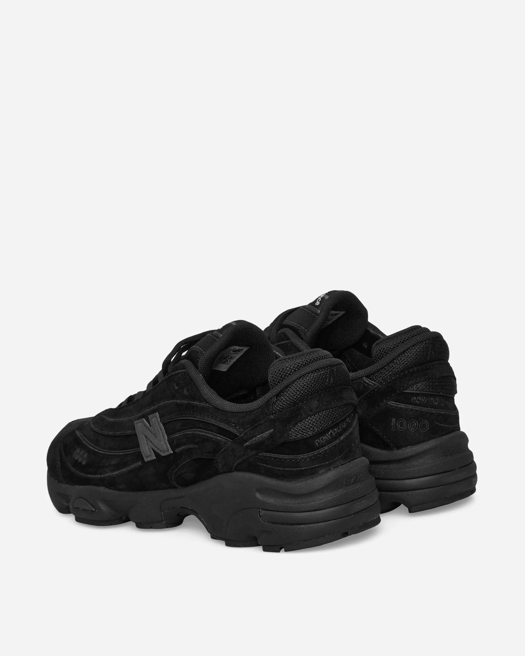 1000 Sneakers Triple Schwarz