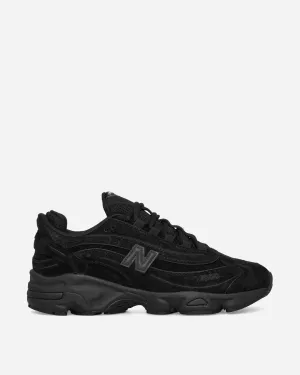 1000 Sneakers Triple Schwarz