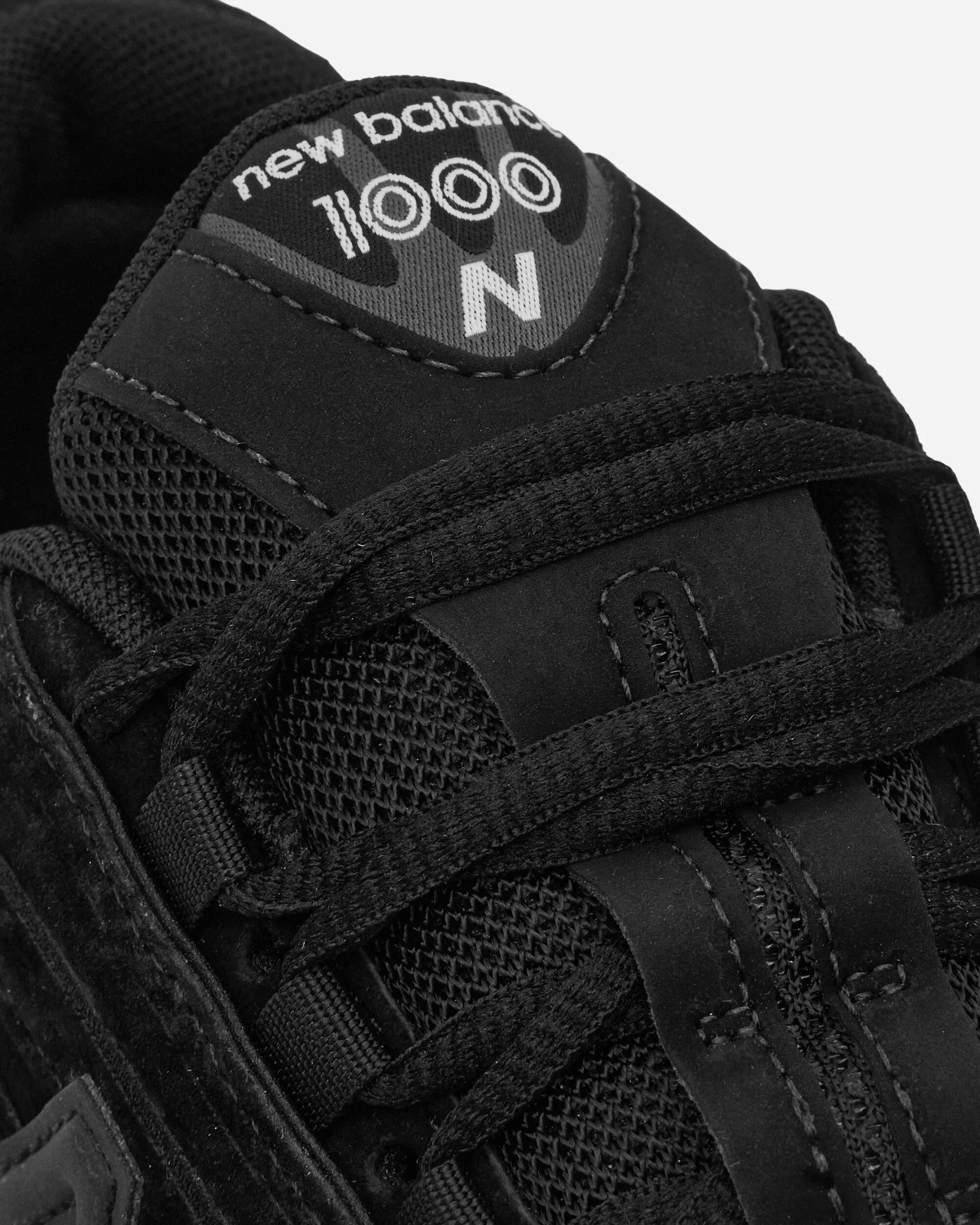 1000 Sneakers Triple Schwarz