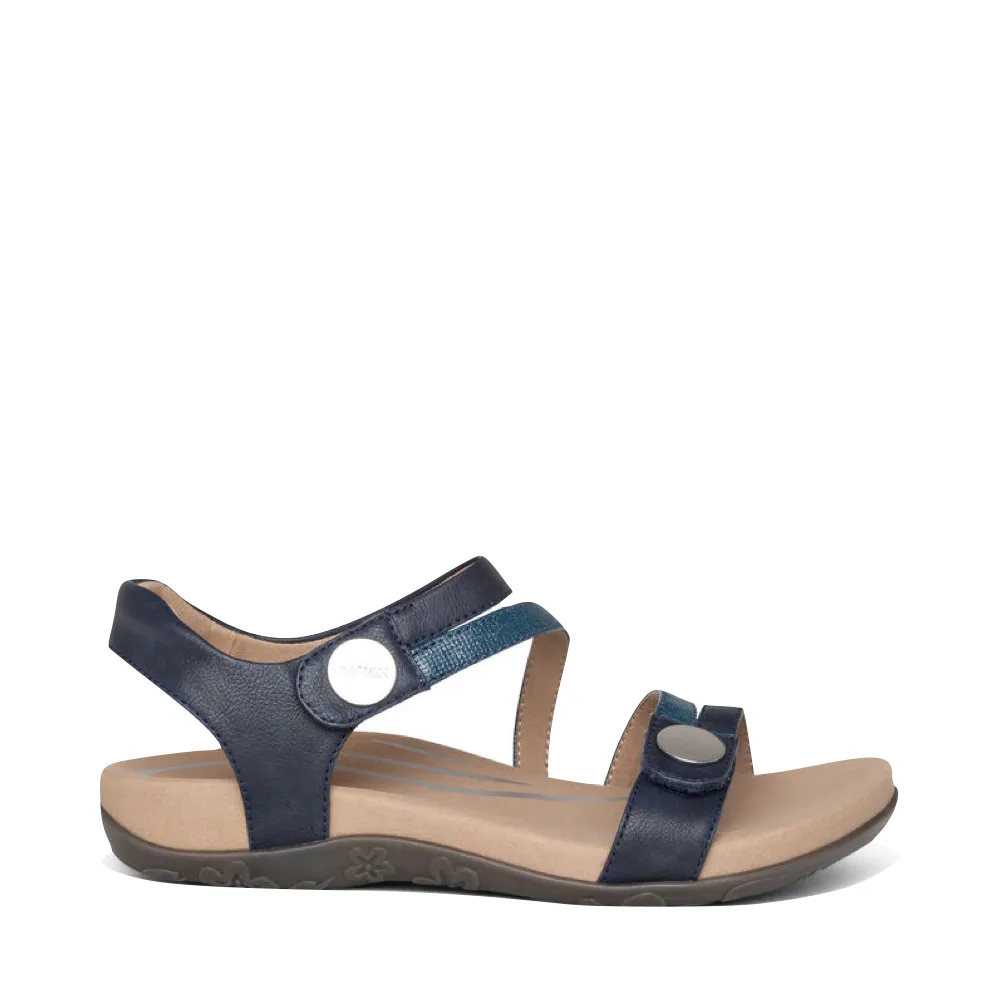 Aetrex Damen Jess Sandale mit verstellbarem Riemen in Marineblau