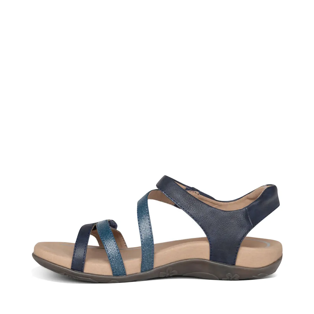 Aetrex Damen Jess Sandale mit verstellbarem Riemen in Marineblau