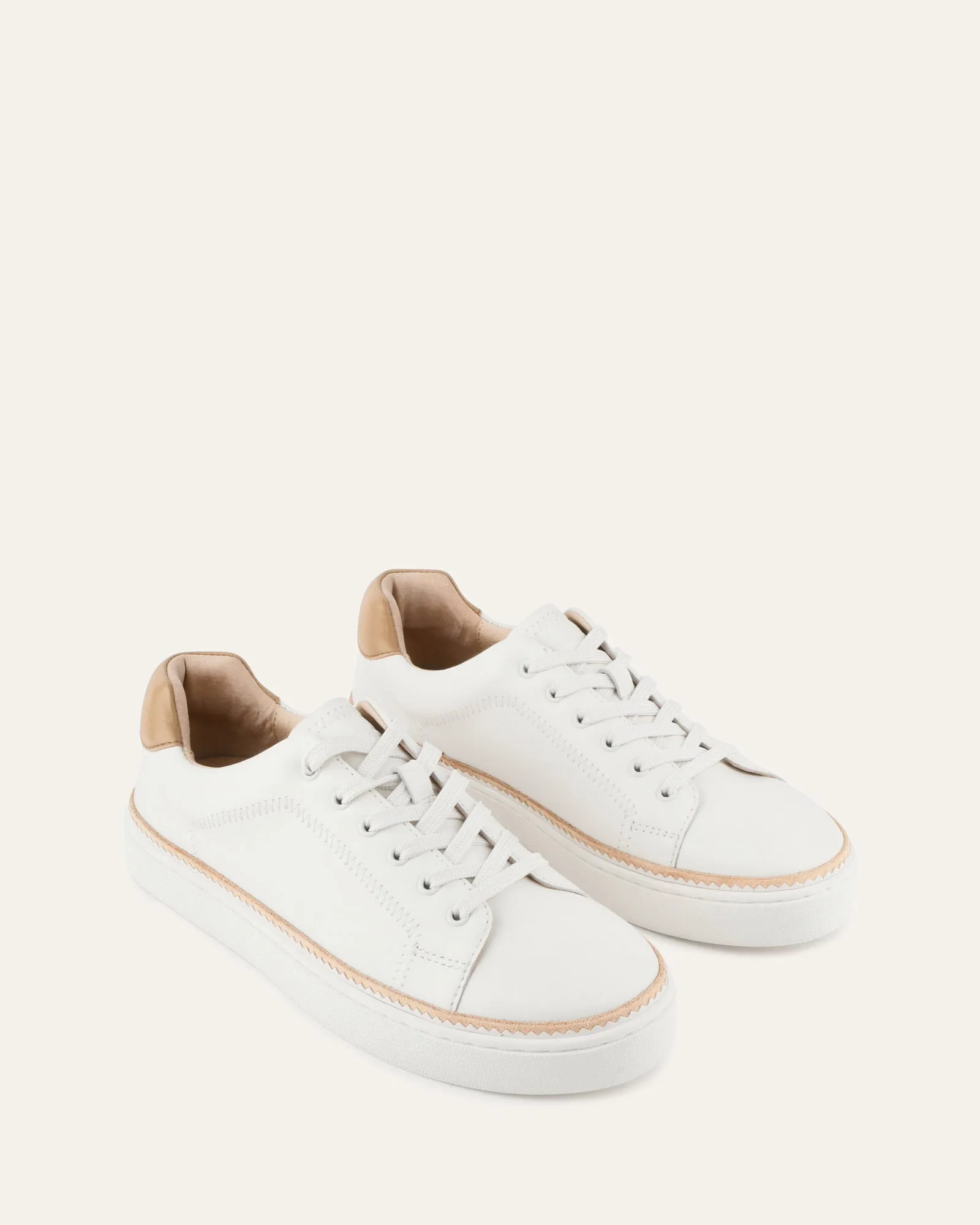 BRINLEY SNEAKER AUS WEIßEM LEDER