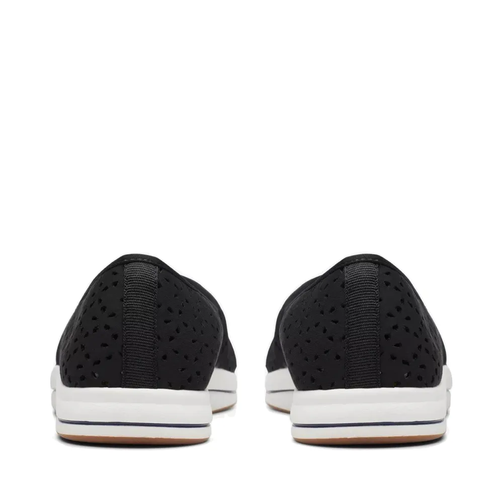 Clarks Damen Breeze Emily Perfed Slip-On in Schwarz