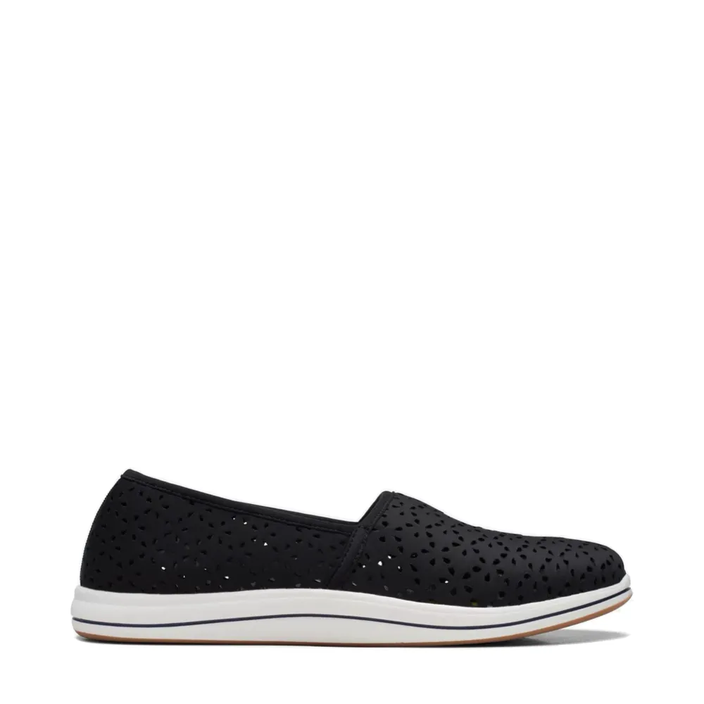 Clarks Damen Breeze Emily Perfed Slip-On in Schwarz
