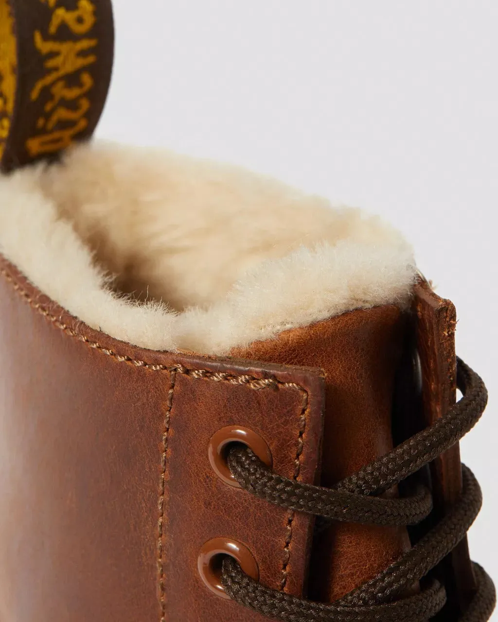 Dr. Martens 1460 Damen Stiefel mit Kunstfellfutter und Schnürung