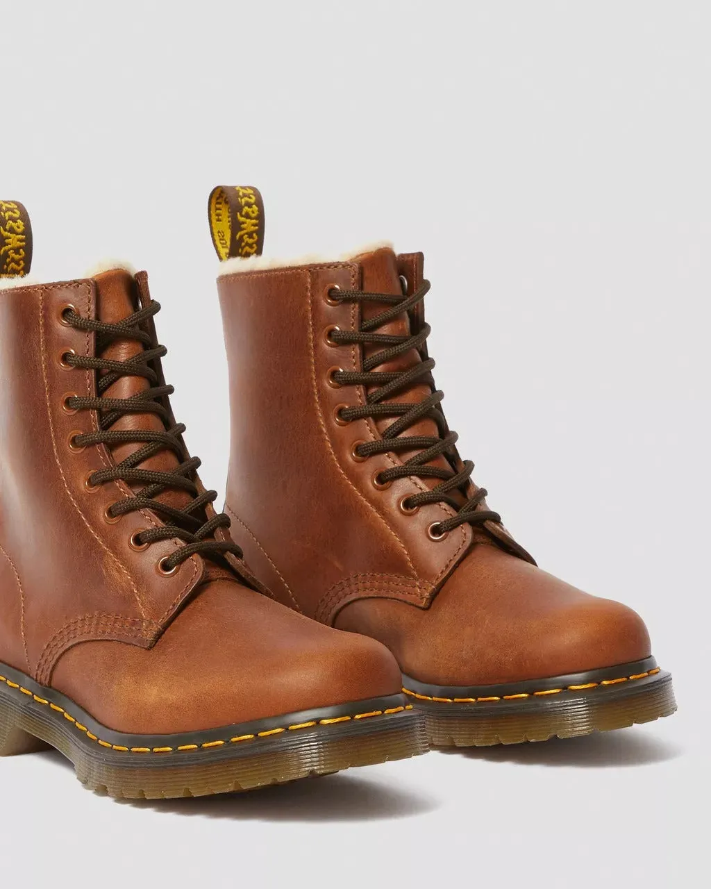 Dr. Martens 1460 Damen Stiefel mit Kunstfellfutter und Schnürung