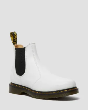 Dr.Martens Chelsea Boots mit gelber Naht aus glattem Leder