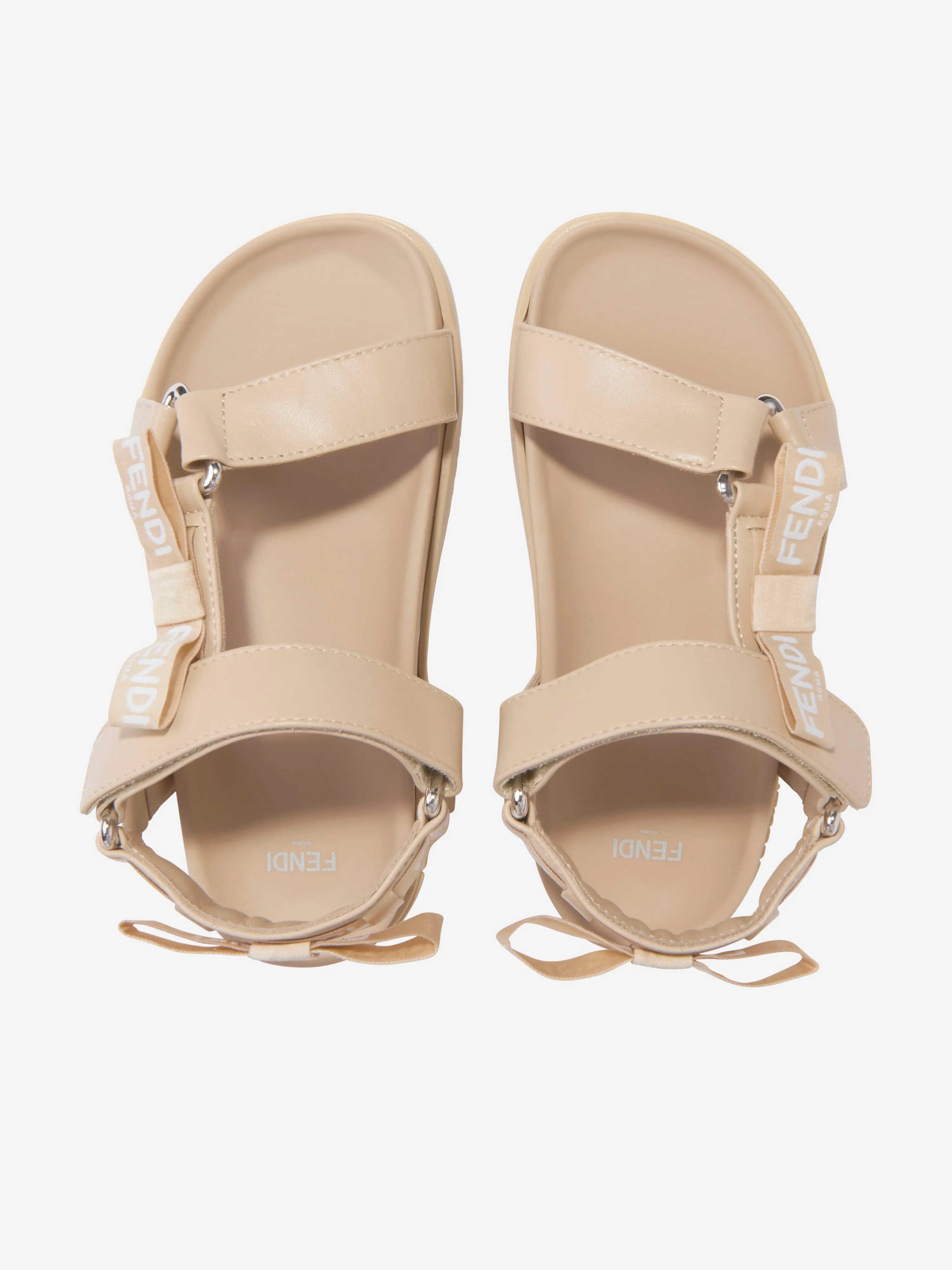Fendi Girls Leder-Jacquard-Logo-Sandalen in Beige