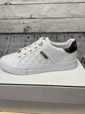 Guess Nappa Kleine Pfingstrose Geprägter Schuh