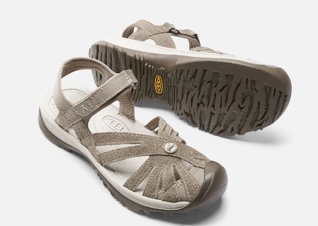 Begeisterter Rosensandalen