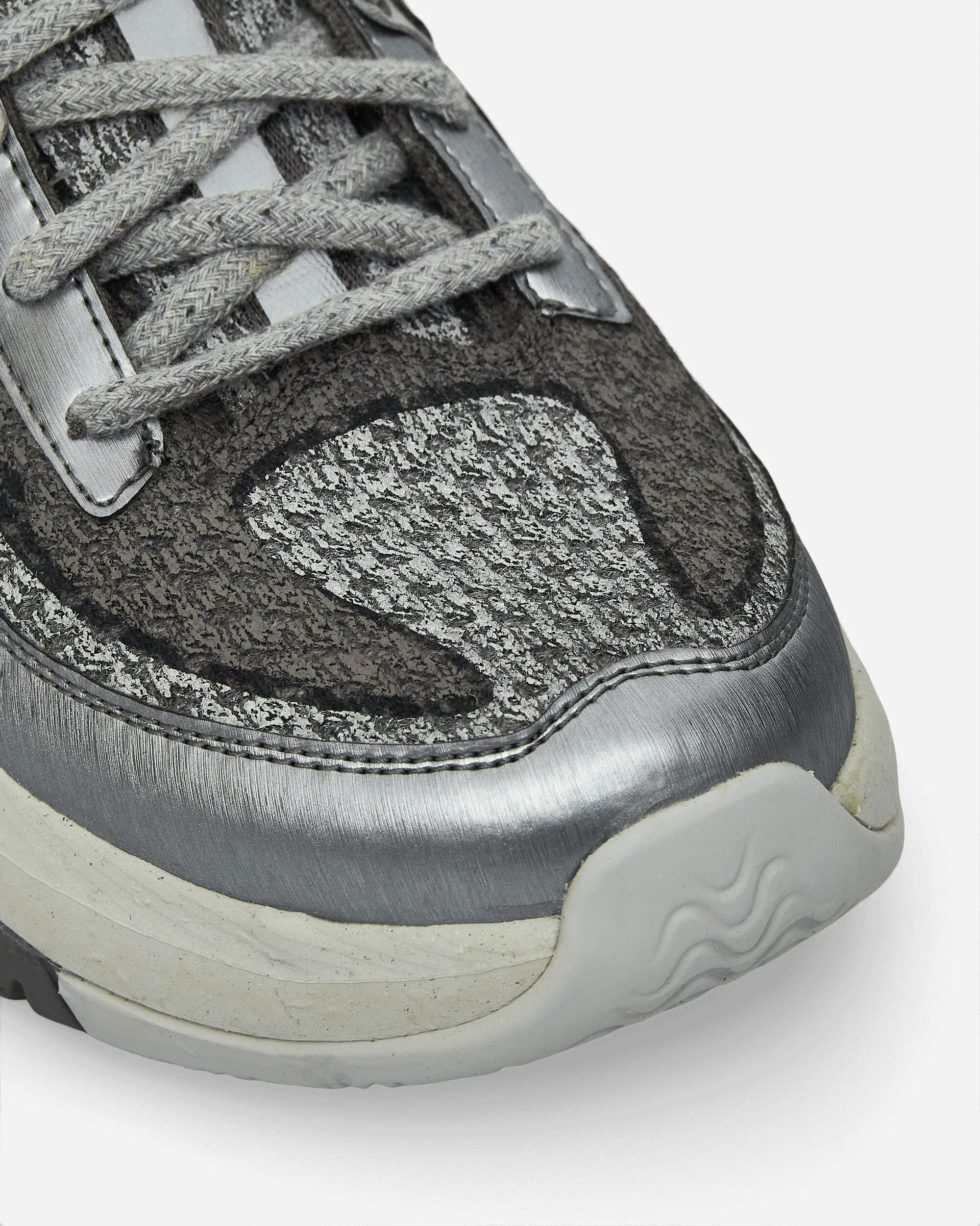 NEOCURVE Sneakers Piemont Grau / Reines Silber