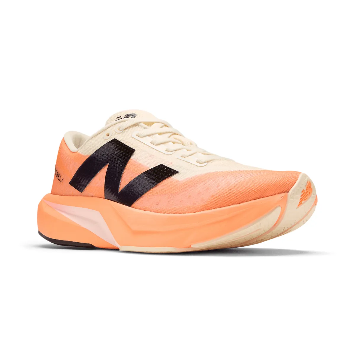 New Balance Damen FuelCell Rebel v4 Hot Mango/Angora/Schwarz