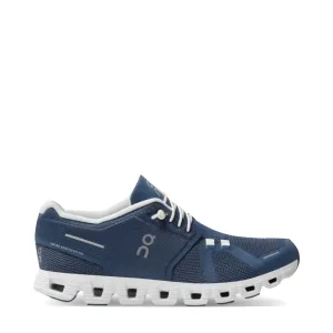 On Women's Cloud 5 Sneaker in Denim/Weiß